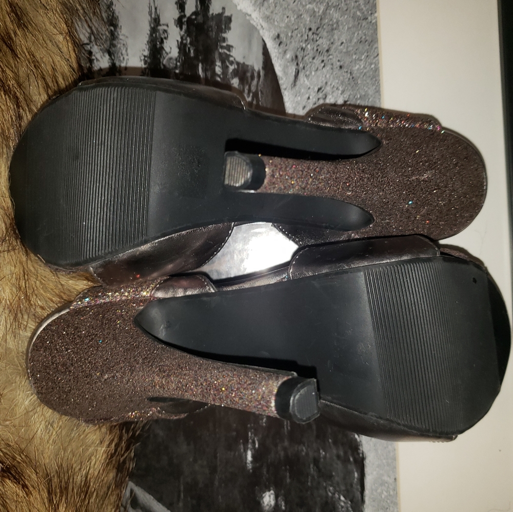 heels - Picture 7 of 7